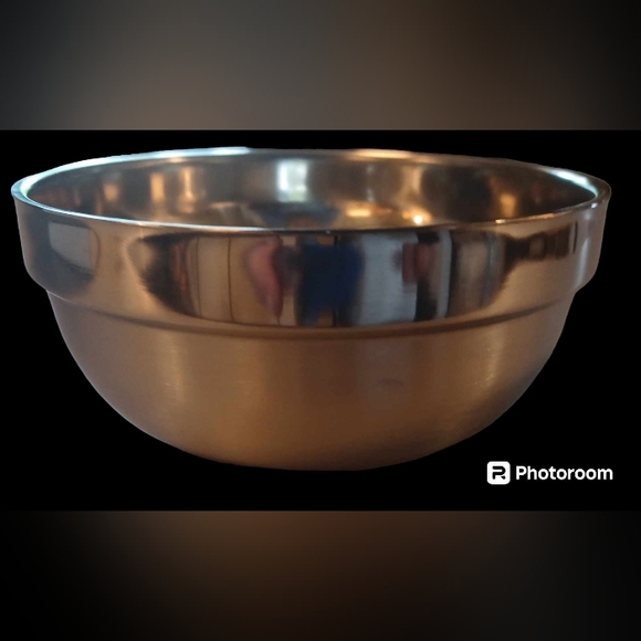 Set of 6 Metal Bowls - Picture 2 of 3